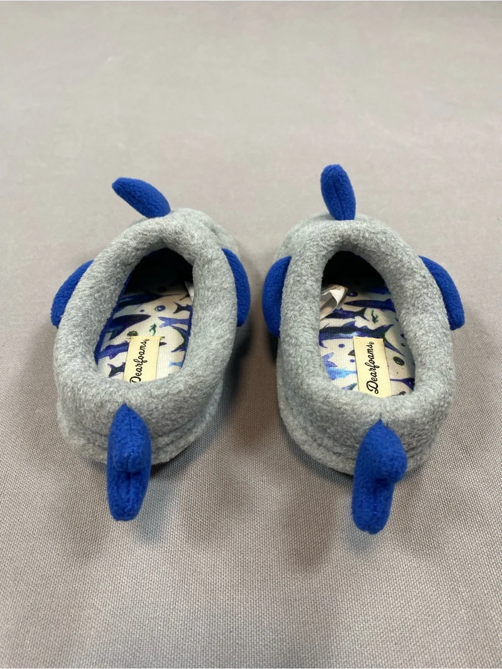 Dearfoams Kids Gray & Blue Shark Slippers Size 7-8